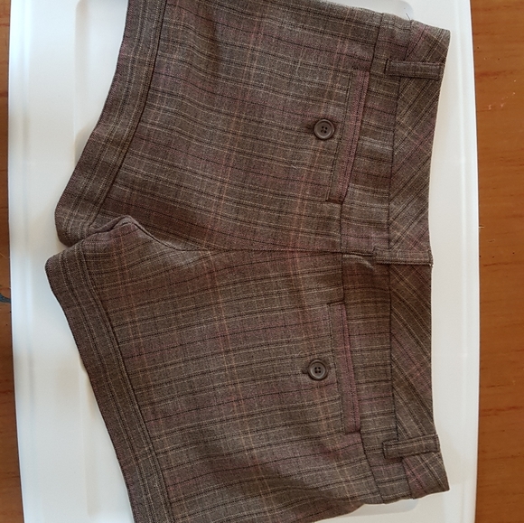 Old navy shorts size 8 - Picture 2 of 2